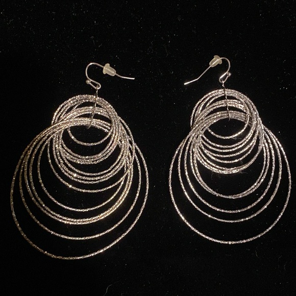 Three earring sets - Picture 3 of 5